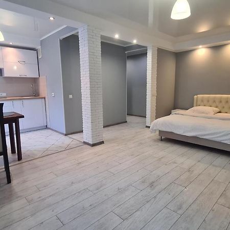 Apartaments On Vulytsia Heroiv Ato 32 Кривой Рог Екстериор снимка