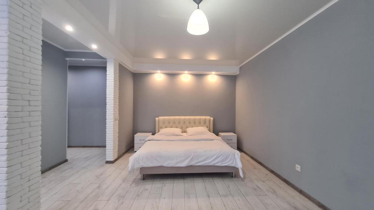 Apartaments On Vulytsia Heroiv Ato 32 Кривой Рог Екстериор снимка