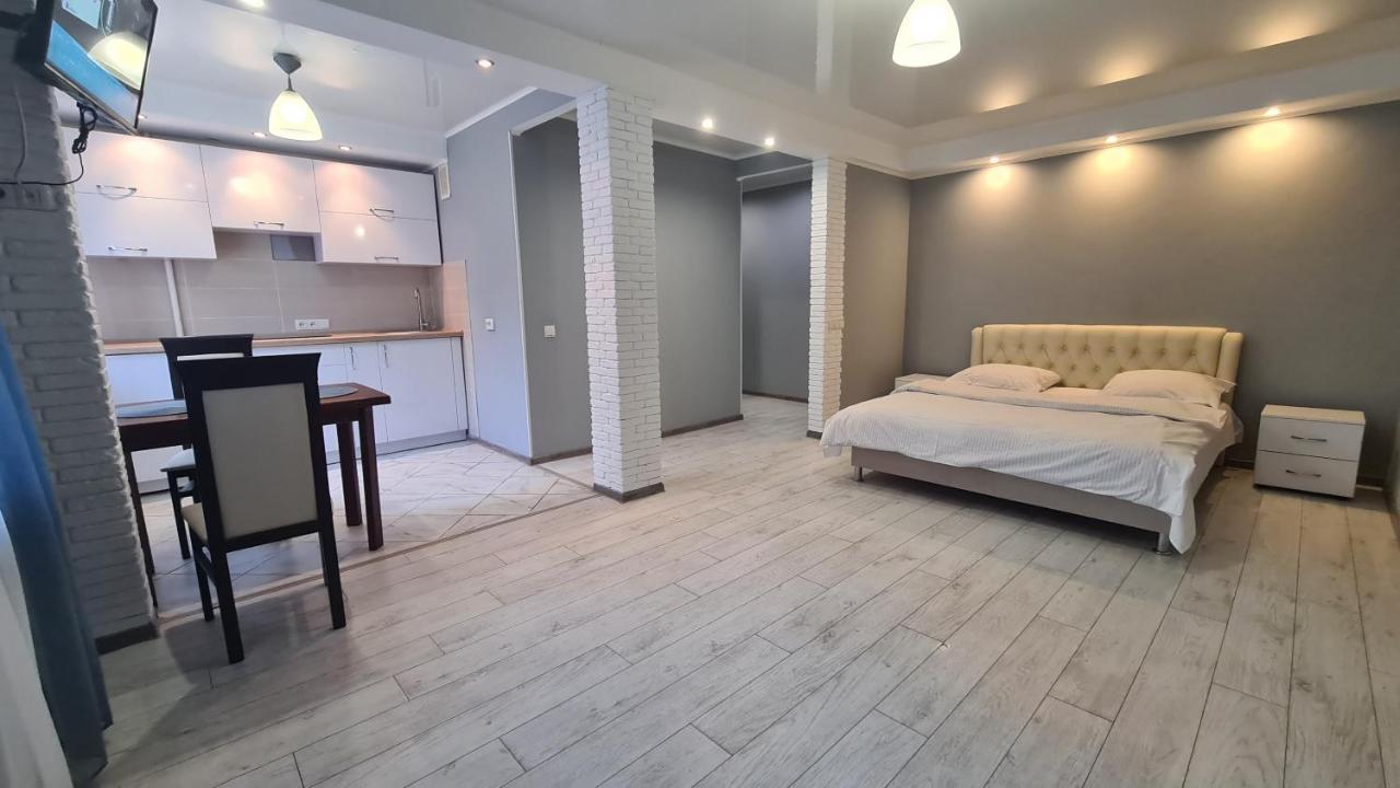 Apartaments On Vulytsia Heroiv Ato 32 Кривой Рог Екстериор снимка